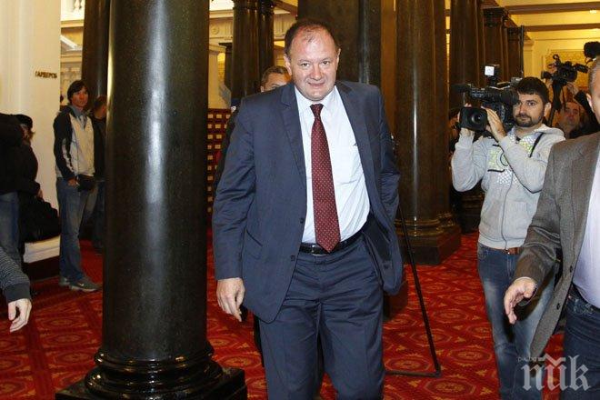 Миков: Поклон пред Апостола! Той изгуби себе си, за да спечели за народа!