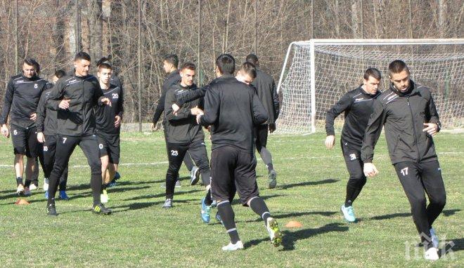 Локомотив (Пловдив) се подсили с португалец преди дербито
