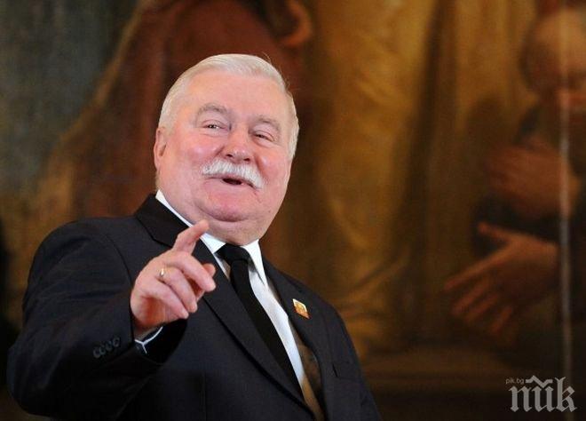 Валенса заподозрян, че е бил марионетка, той очаква трето лице да каже истината