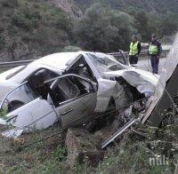 ИЗВЪНРЕДНО! КОШМАР НА ПЪТЯ! Нелегална гонка край Сливен погуби двама души
