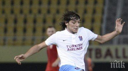 куриоз изгониха футболист показа червен картон съдията