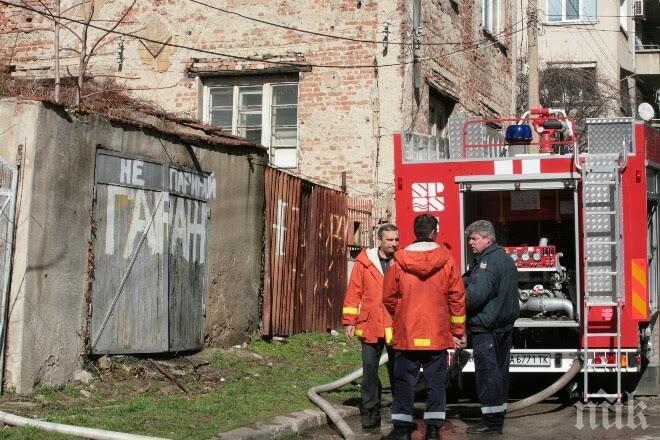 Няма пострадали при пожара, горял в София (снимки)