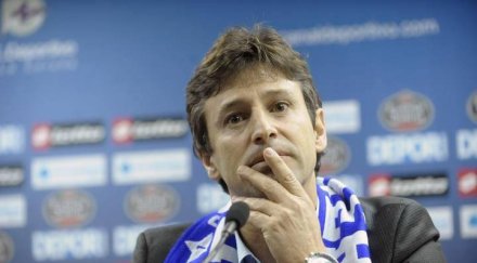 депортиво коруня изгони треньора