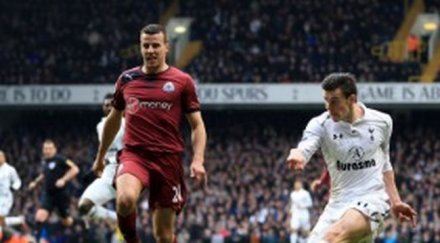 бейл продължава влачи тотнъм върха