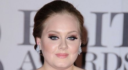 адел спечели грами