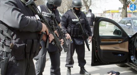 антимафиоти задържаха нашенка изпрала млн