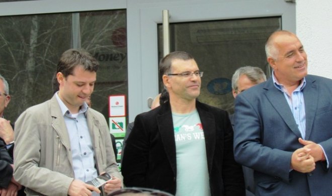 Дянков и Добрев на спешна среща с ЕРП-тата