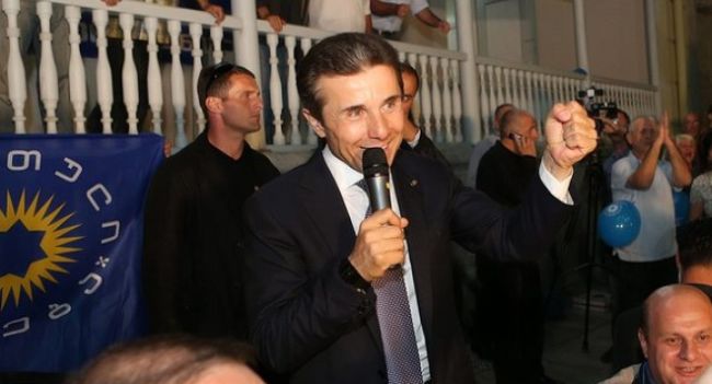 В Грузия нападнаха депутати, ЕС в шок 