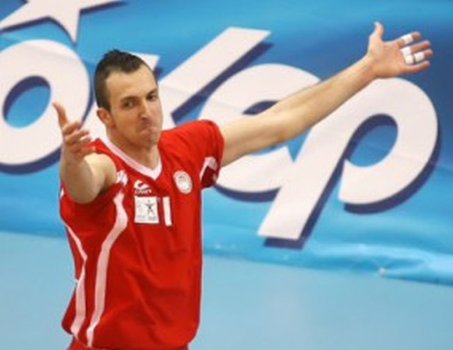 Феноменален Супер Бобо заби 41 точки в един мач в Гърция!