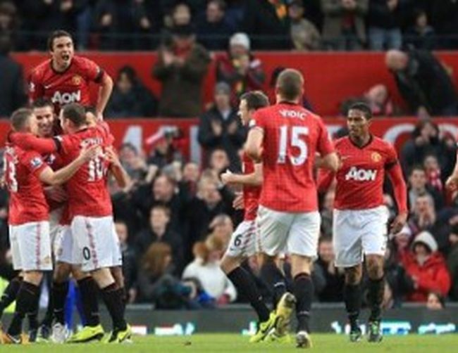 Юнайтед докосва титлата, Гигс с исторически гол (Снимки)