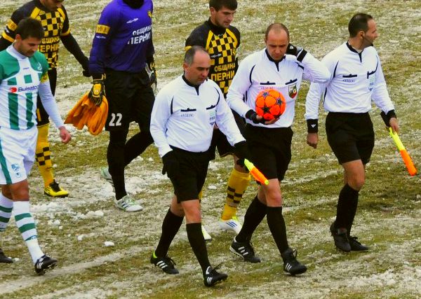 Българин ще свири Аякс-Стяуа