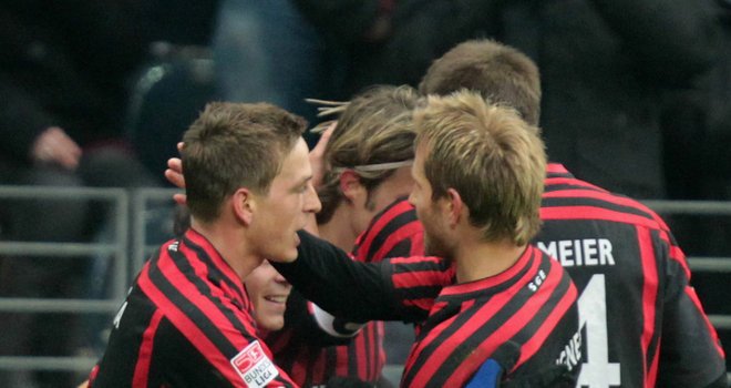 Айнтрахт (Франкфурт) ще залага на младоци от Манчестър Сити