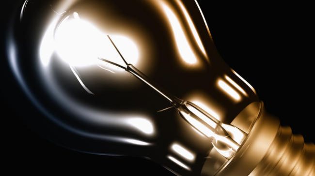 Спряха тока на 38-годишна, тя разби таблото и си го пусна