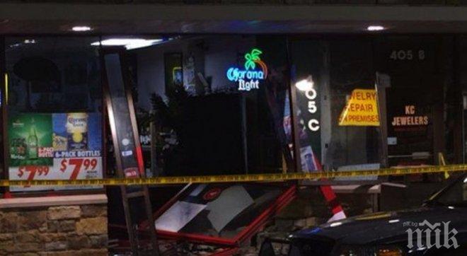 Пиян шофьор влетя в магазин (видео)