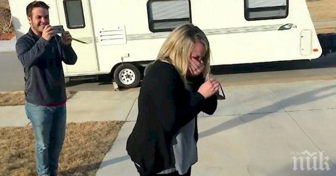 Този мъж казал на жена си, че ще ходи на Ергенско парти, къде отиде вместо това?! 
