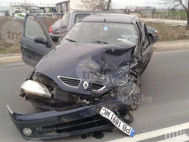 ИЗВЪНРЕДНО! Зверска катастрофа затвори изхода на Пловдив! Трима са тежко ранени!