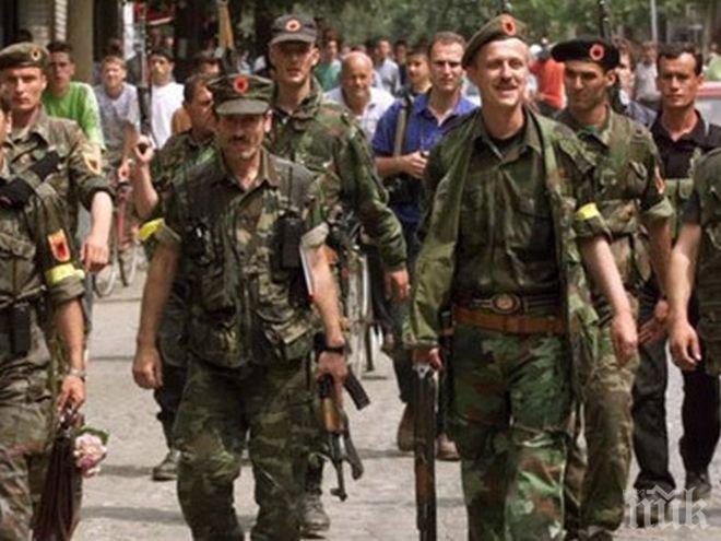 Полицията разпръсква протестиращи пред парламента в Косово