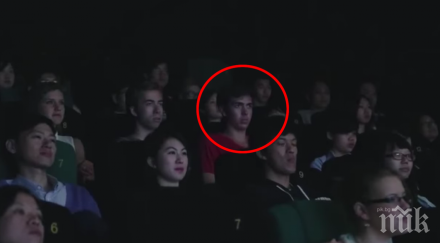 получи sms докато беше кино гласеше съобщението шокира всички