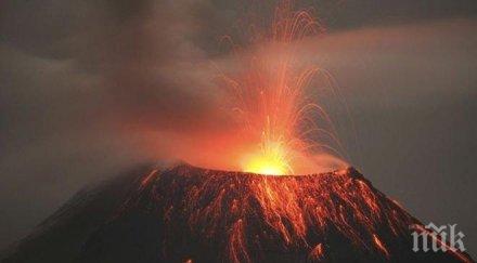 гватемала вулканът фуего изхвърли пепел височина пет километра