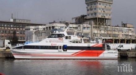 луксозен катамаран обслужва линия южното черноморие