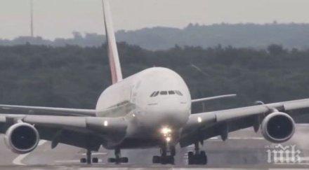 самолет кацна аварийно руско летище