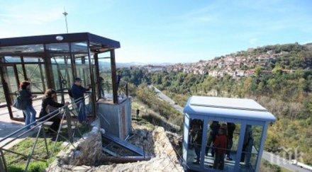 три панорамни асансьора показват старо търново