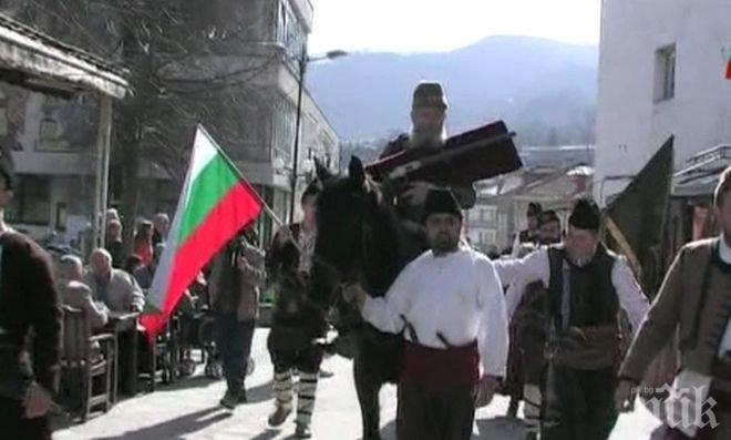 Пушката на капитан Петко Войвода на шествието в Смолян