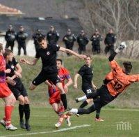 ЦСКА пак громи, мушна четири гола на Чепинец