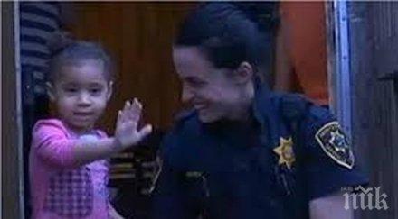 двегодишно момиченце реши спешен проблем позвъни аварийната служба