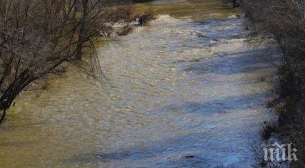 радомирско село руши заради засипано речно корито