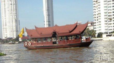 банкок души били ранени взрив речно такси