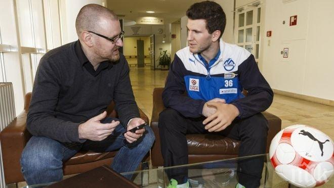 Сензационно: Футболист излиза с протеза на ръката