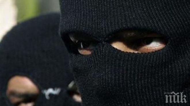 Пишман апаши пробваха да ограбят собственичката на магазин в Мездра, хванаха ги за нула време