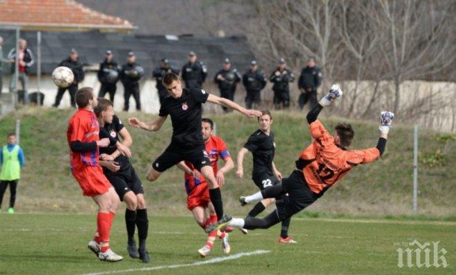 ЦСКА пак громи, мушна четири гола на Чепинец