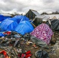 Медицински доброволци съобщават за сексуални посегателства над младежи в бежанския лагер край Кале