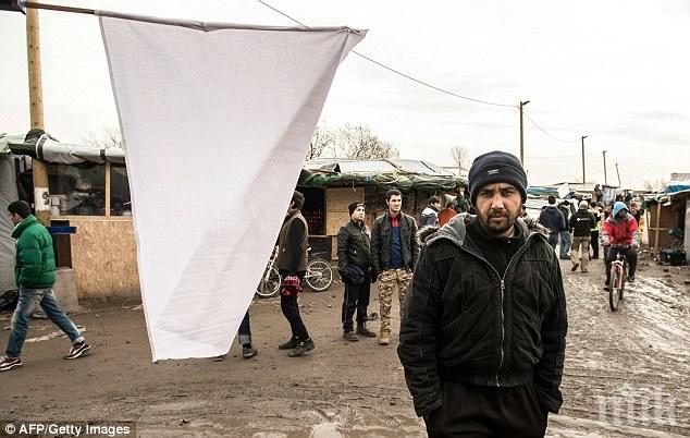 Най-големият център за мигранти отвори врати във Франция