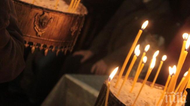 Панихида пред паметника на патриарх Кирил в Пловдив