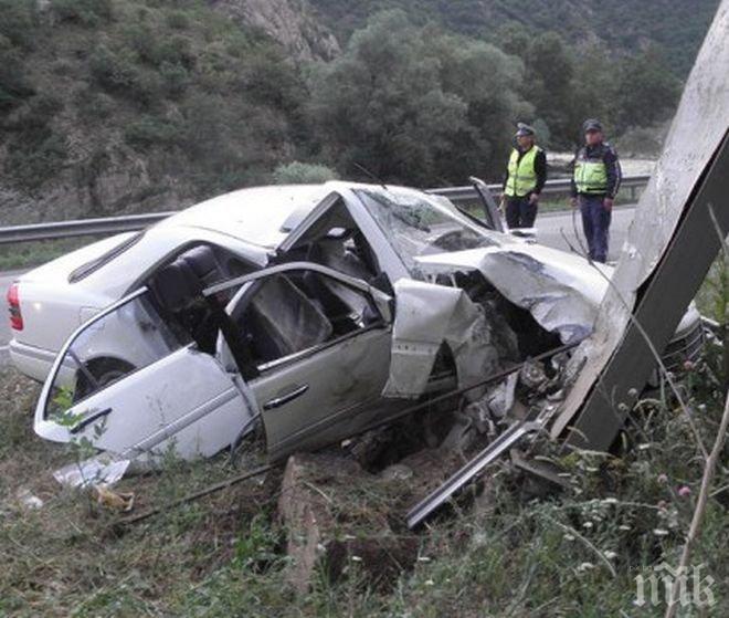 50-годишен мъж загина след челен сблъсък