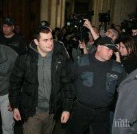 Биячите от Околовръстното остават в ареста (снимки)