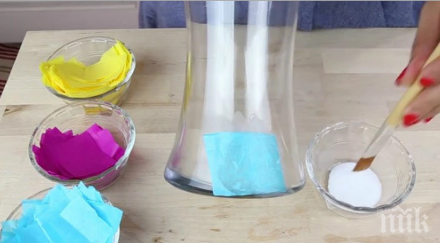 постави парченца салфетки стъклена ваза резултатът изкушава опиташ