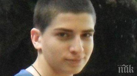 майката зверски убития ники разплака фейсбук моето момченце съм сигурна щеше подари целувка прегръдка цвете