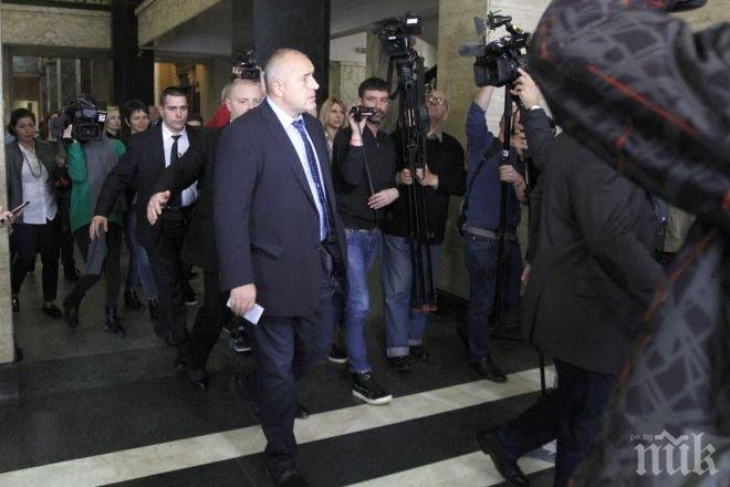 ПЪРВО в ПИК! Засекретиха делото срещу Станишев! Борисов чака за разпит в залата, журналистите са отвън! (обновена)