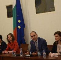 Цветан Цветанов се срещна с над 100 представителки на ЖГЕРБ от София, Варна и Вършец в Народното събрание