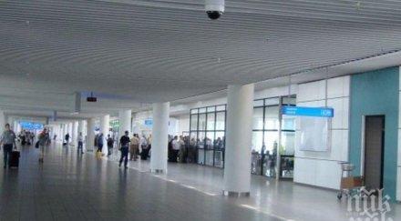 заминаващите пътници допускани терминал летище софия