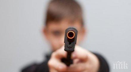 дете простреля майка докато шофираше