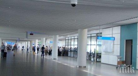 сигнал бомба летище софия евакуират хората обновена снимки