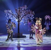 Героите на „Дисни“ връзват кънките в София