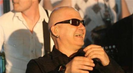 рейтингът слави лети дъното