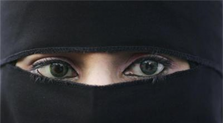 родители убиха дъщеря киселина