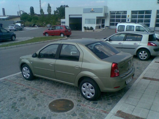 Подпалиха с Молотов Дачия на бизнесмен